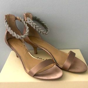 Jewel Badgley Mischka Wedding Bride Bridesmaid Heels Shoes Satin Pink Rhinestone